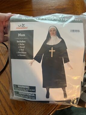 Nun costume all pieces included